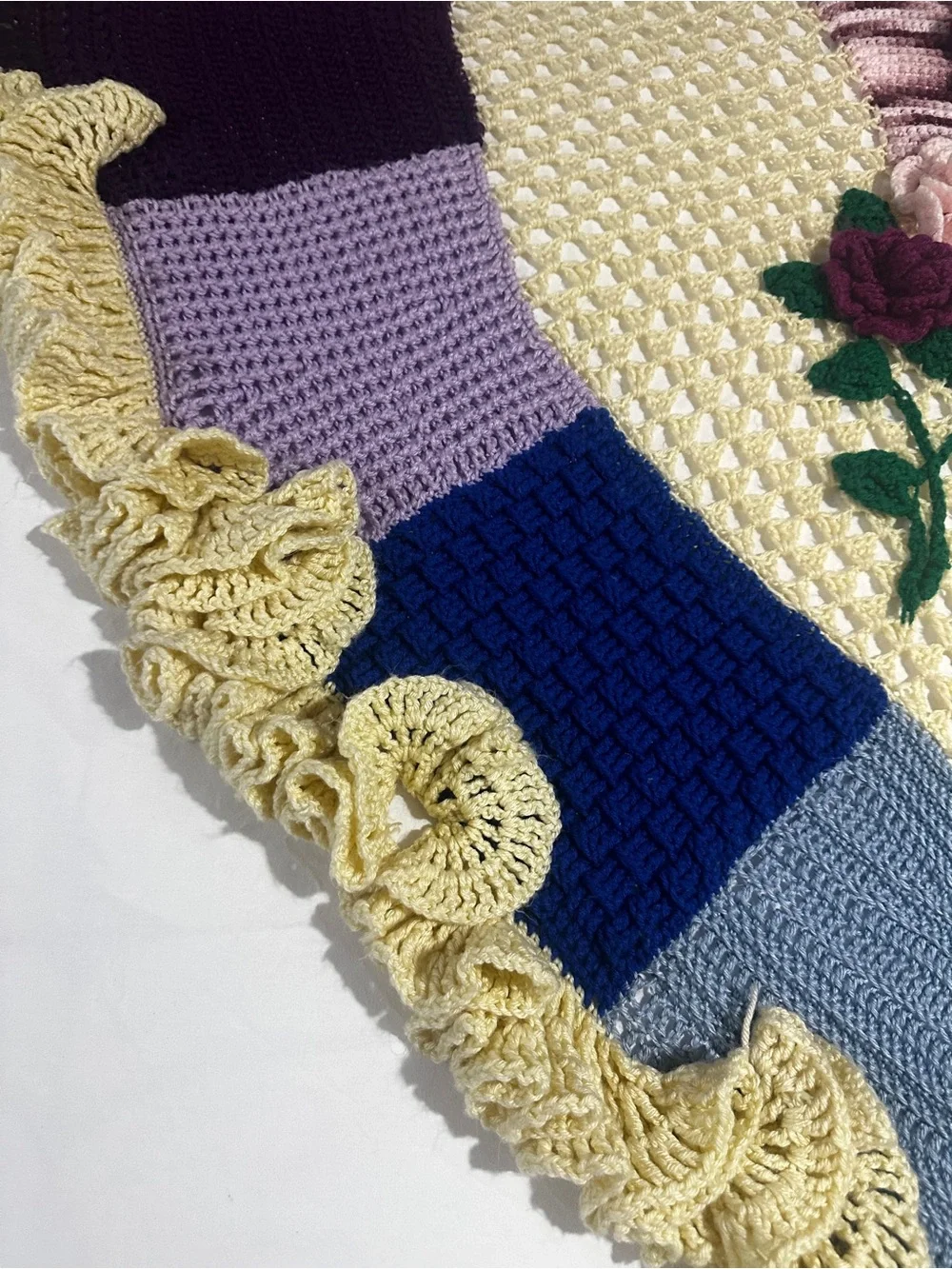 Hand Crocheted Heart Throw Blanket Bed Topper Cottagecore Heirloom Floral‎